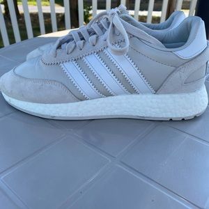 ADIDAS SIZE 8 leather and suede wedge sole sneakers